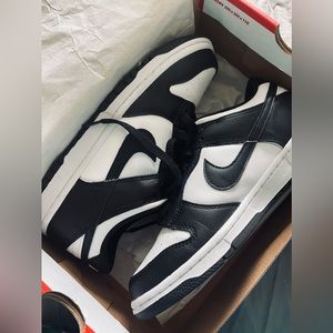 Nike dunk low “black and white”